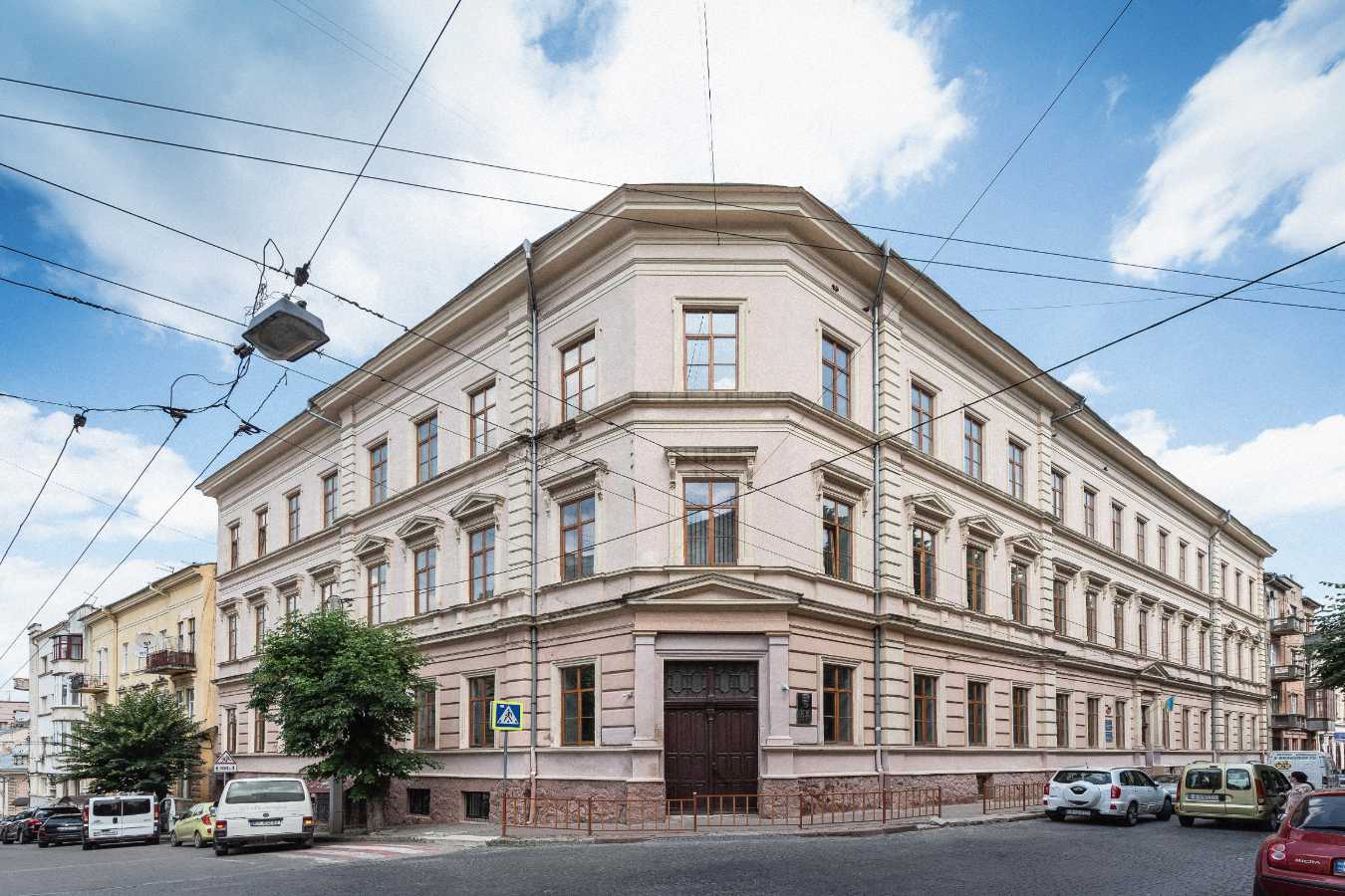 Стан після Ремонт будівлі гімназії №6, Чернівці Капітальний ремонт будівлі гімназії ім.О.Доброго №6, м.Чернівці, 2020-2021 р.