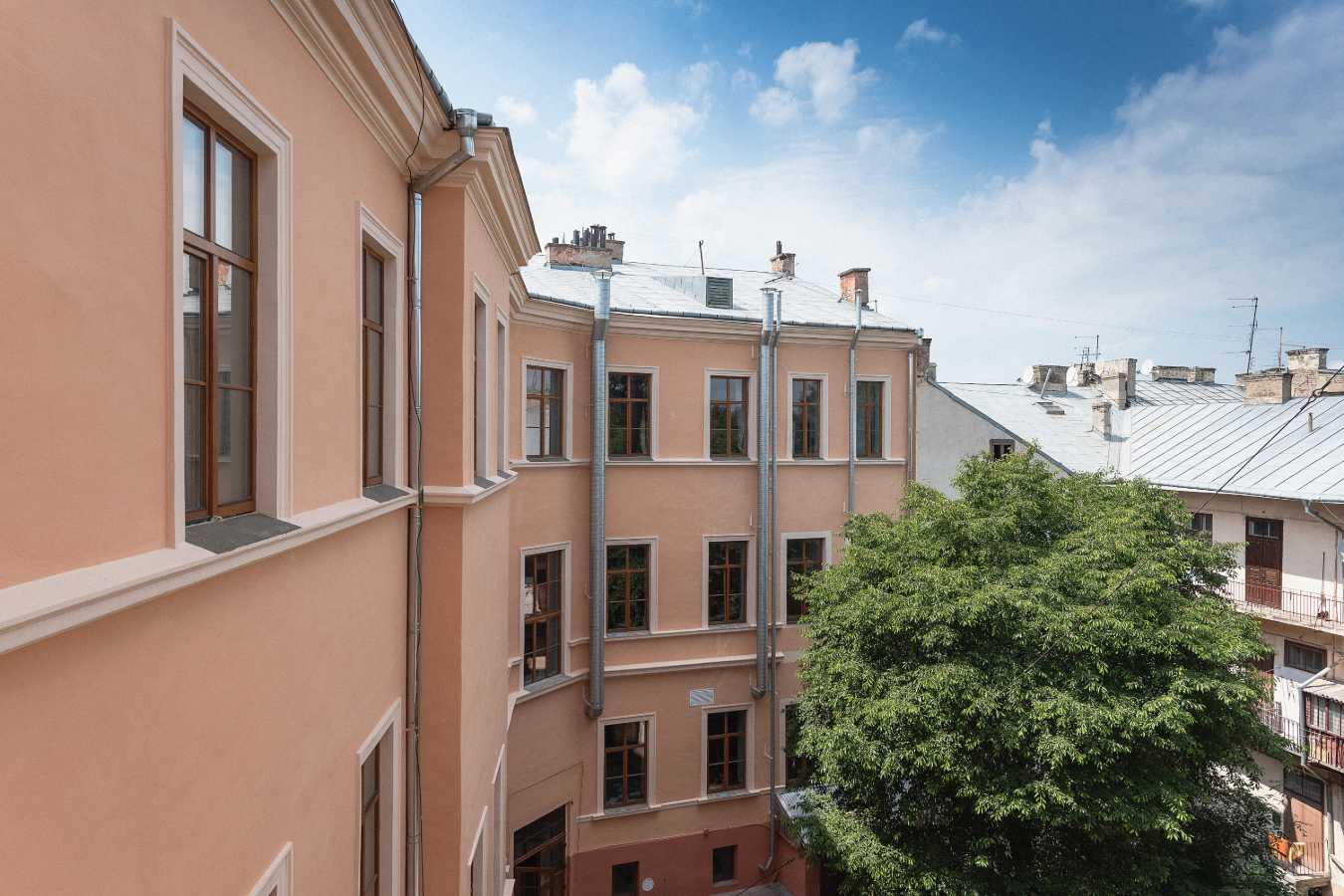 Стан після Ремонт будівлі гімназії №6, Чернівці Капітальний ремонт будівлі гімназії ім.О.Доброго №6, м.Чернівці, 2020-2021 р.